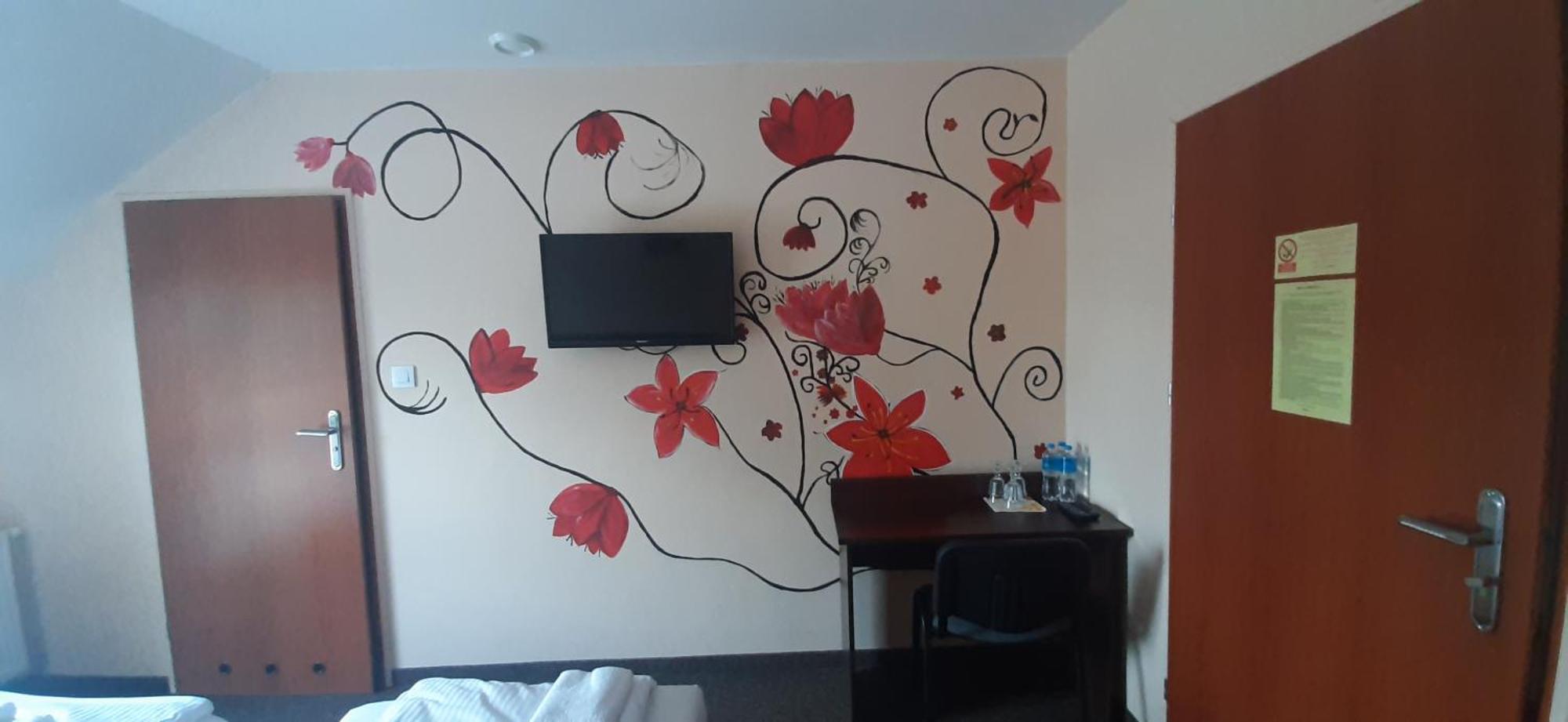 Hotelik Sj Łódź Exterior foto